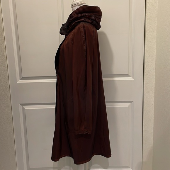 Mycra Pac Reversible Jacket with Pleated Hood in Metallic Copper Brown - Picture 5 of 12